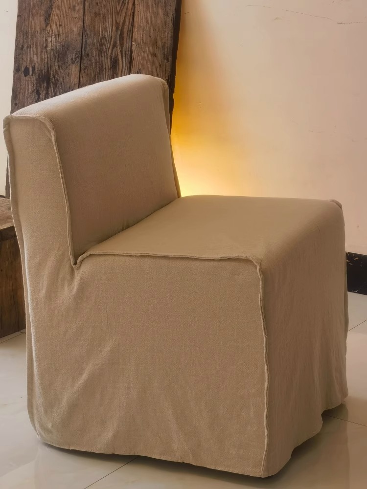  Raumkompatible Sofa mit geringer sättigender Sättigung