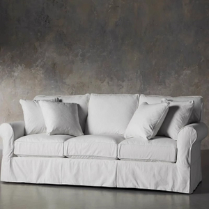 Waschfuttersofa mit Wäsche