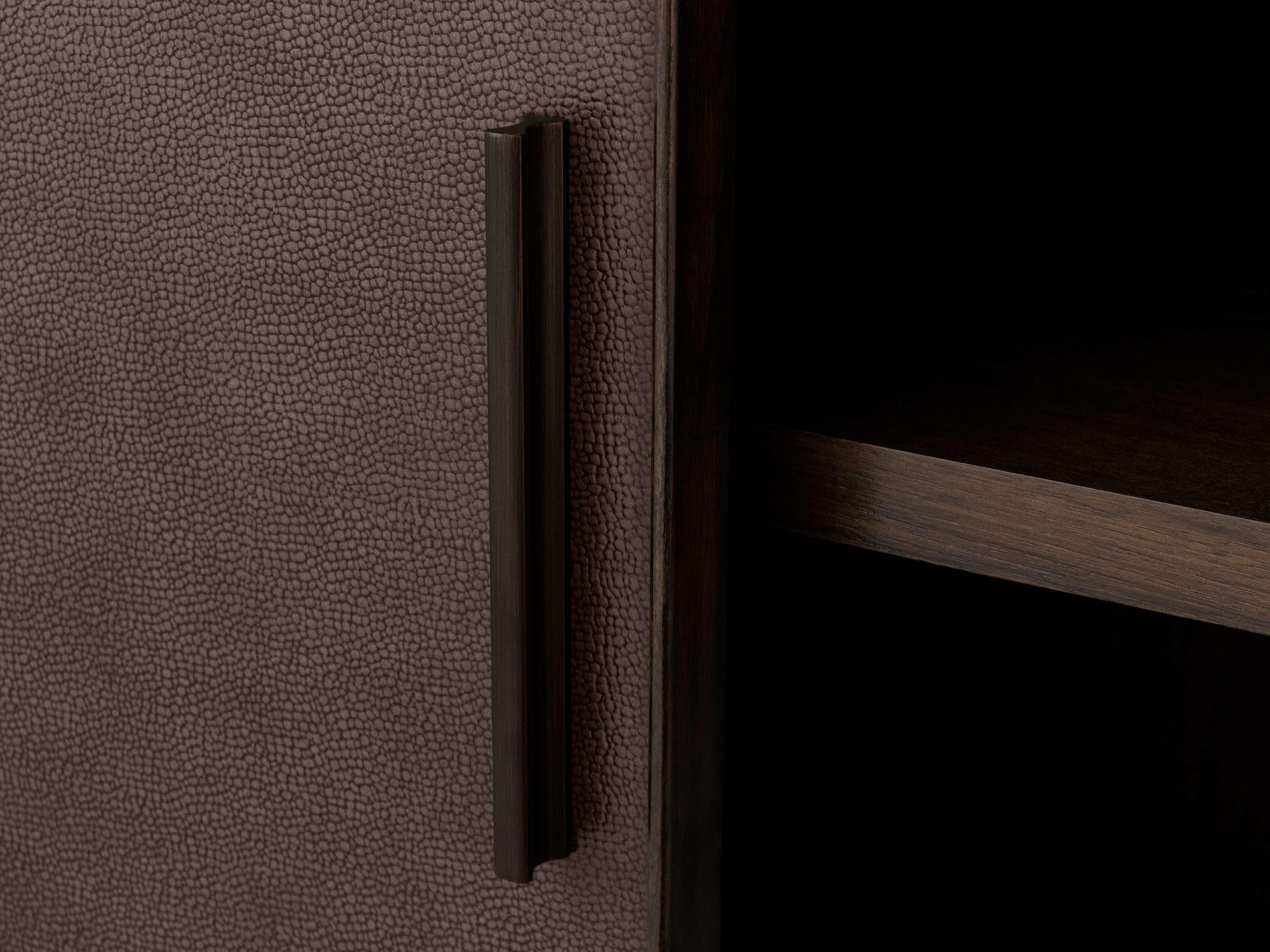 Hoch -Beindesign -minimalistisches Armen