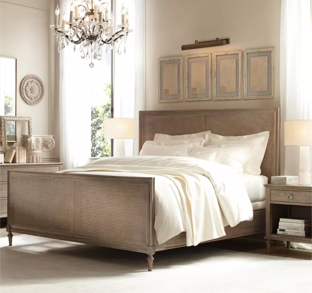 Rattan & Holzbett mit Fußbrett