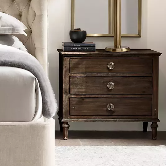 Rattan & Wood -Nachttisch: Bauen Sie eine warme Grundlage für das Schlafzimmer mit klassischer Textur