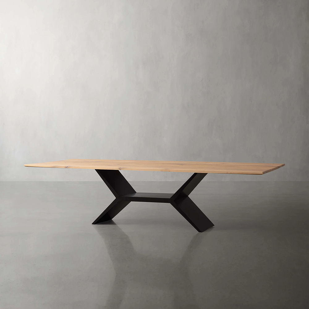 Massivholz -Esstisch