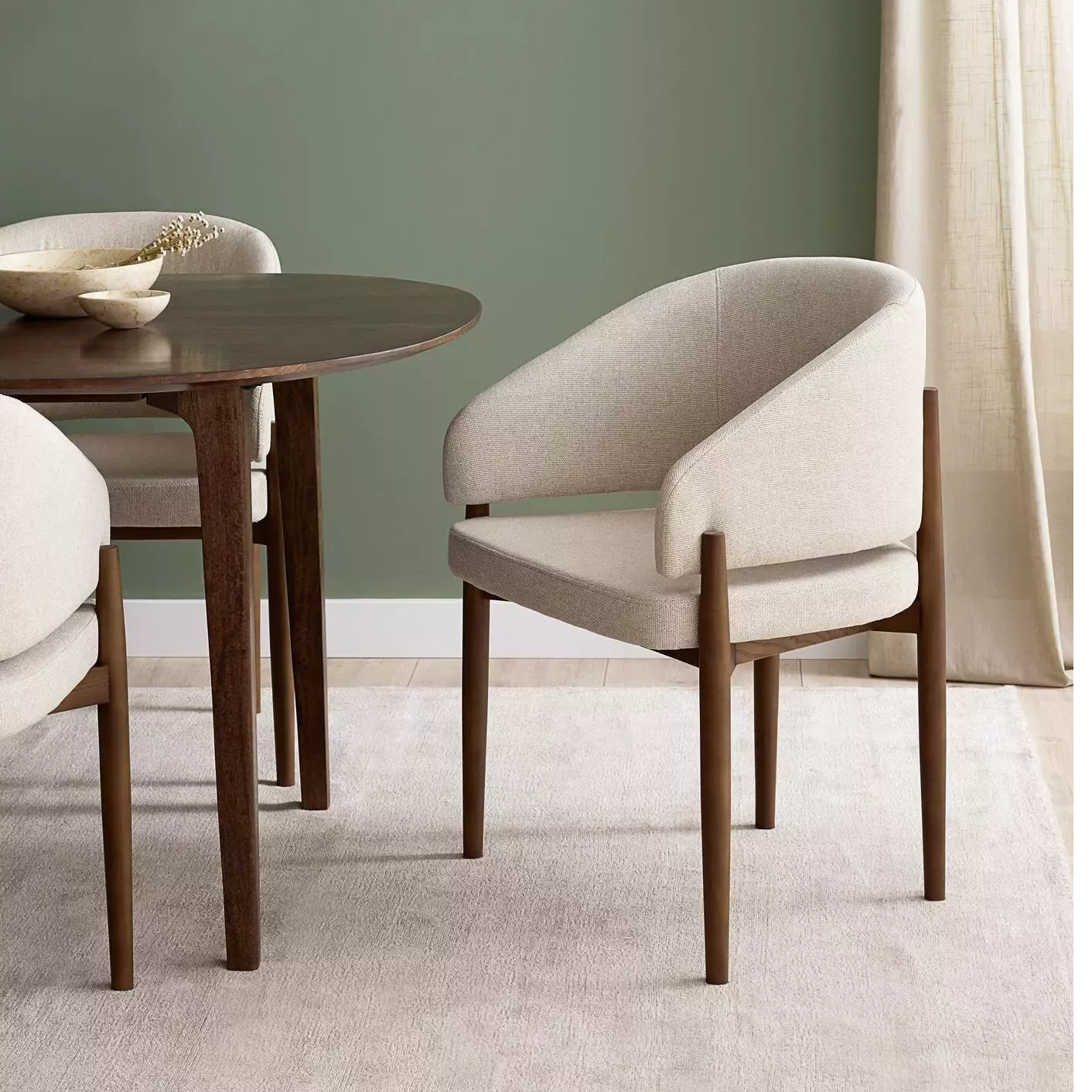 Sessel vs. Armless Chair: Eine vergleichende Anleitung zur Auswahl des rechten 'Space Companion' '