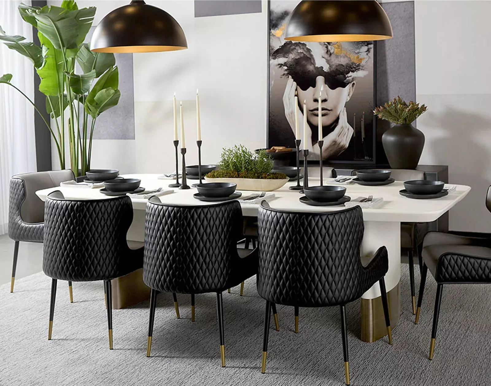 Zweifarbige rechteckige Esstisch