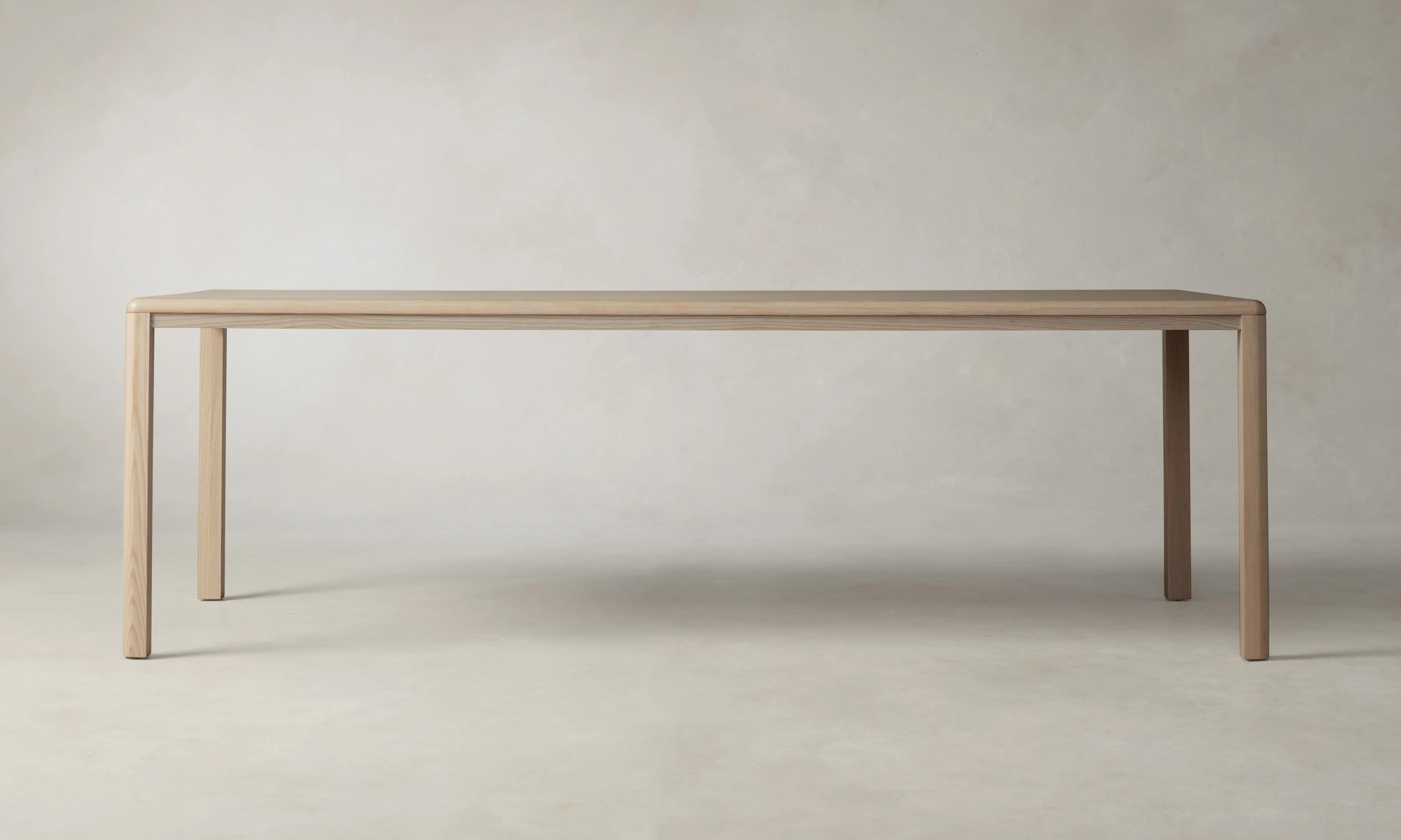 Gerade - ausgekleideter Eschen Esstisch