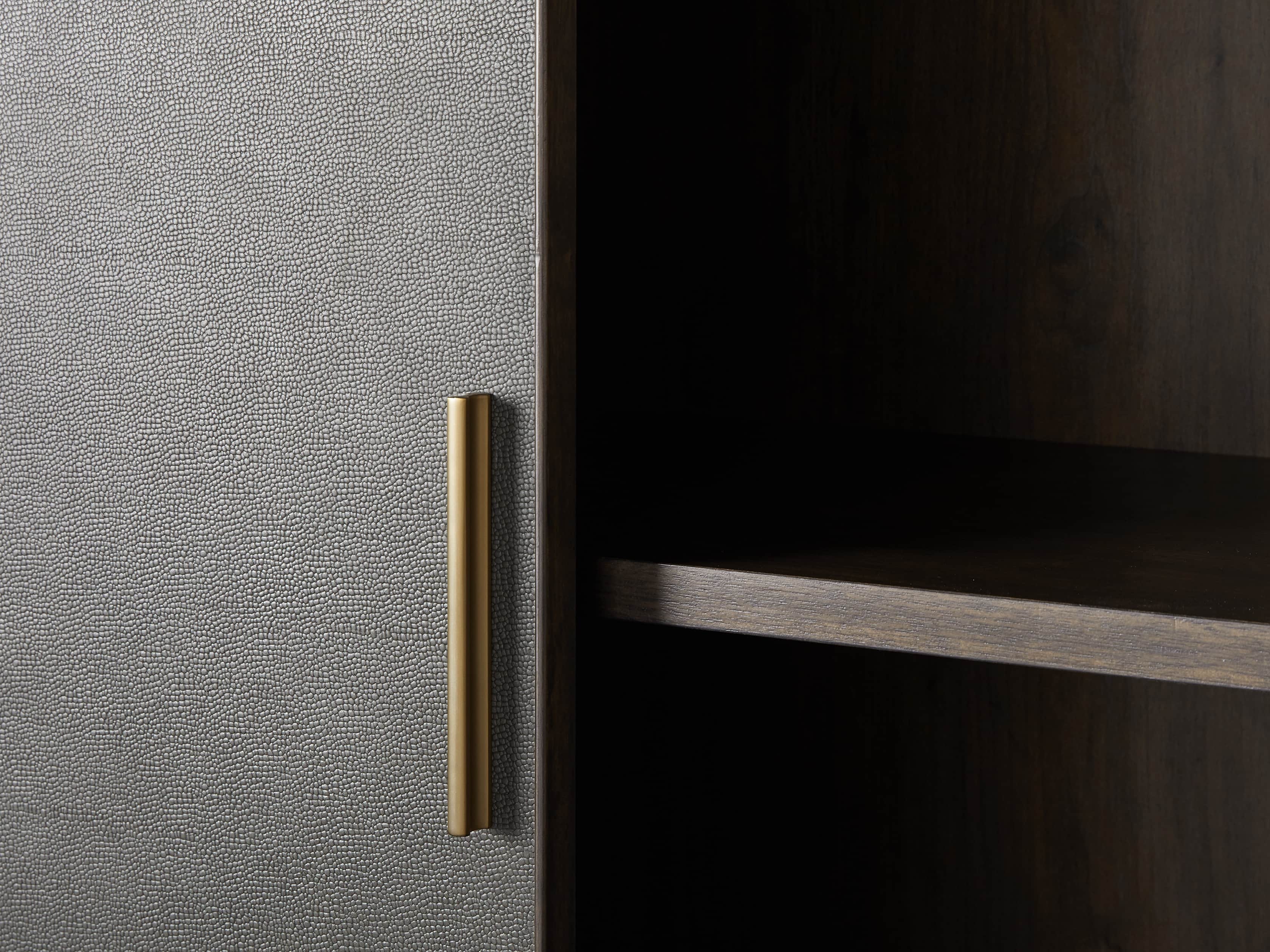 dunkelbrauner massiver Holzrahmen