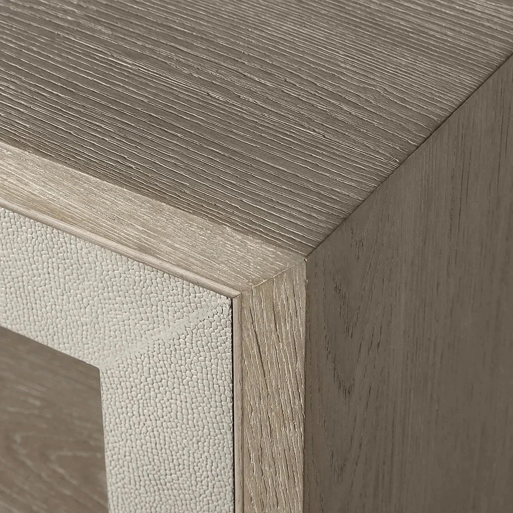  Zwei Türschrank mit Glastüren