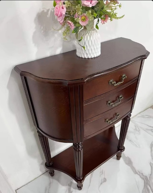 Retro-Retro-Retro-Eingangschrank im amerikanischen Stil