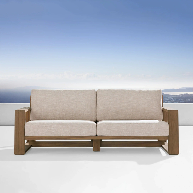Outdoor -Sofa im verwitterten Kitz