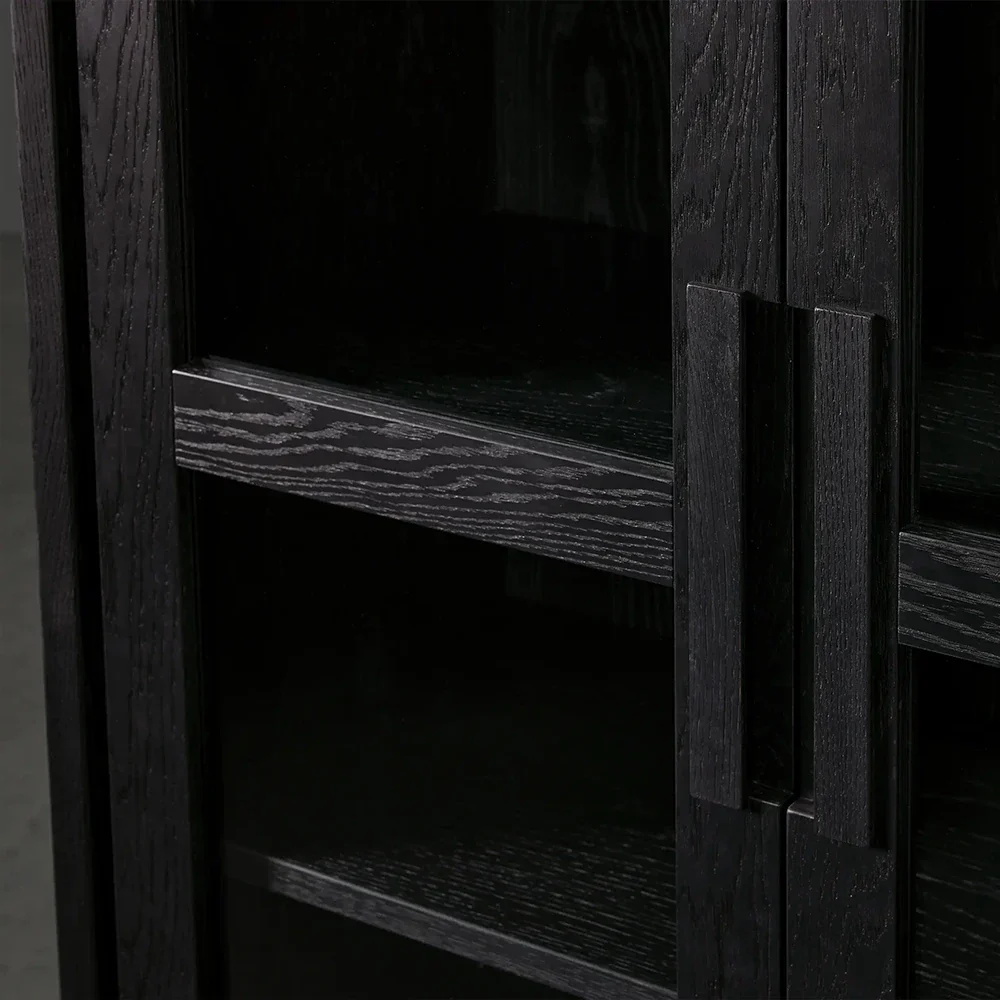 Zwei - Türglas - geschlossenes Holzschelfell