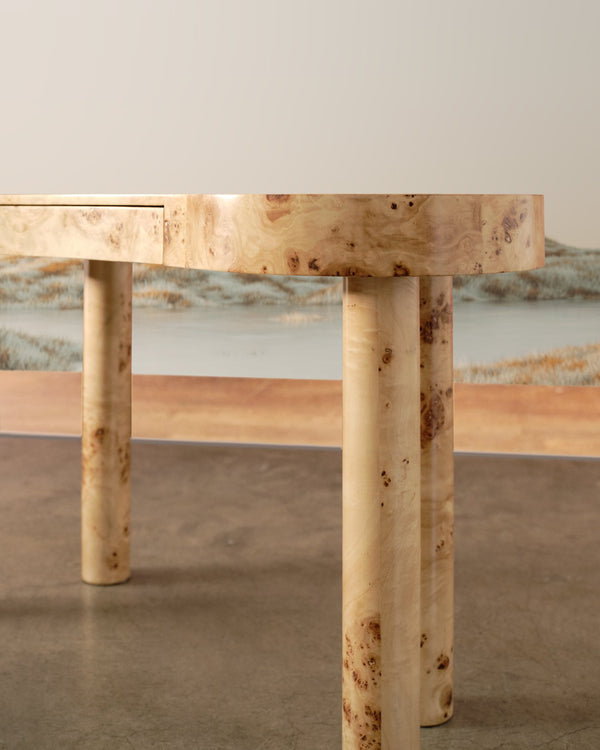 Stämmiger Schreibtisch