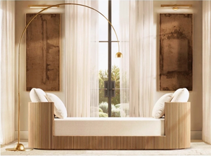 Französische Wohnzimmerschemel am Ende des Bettes