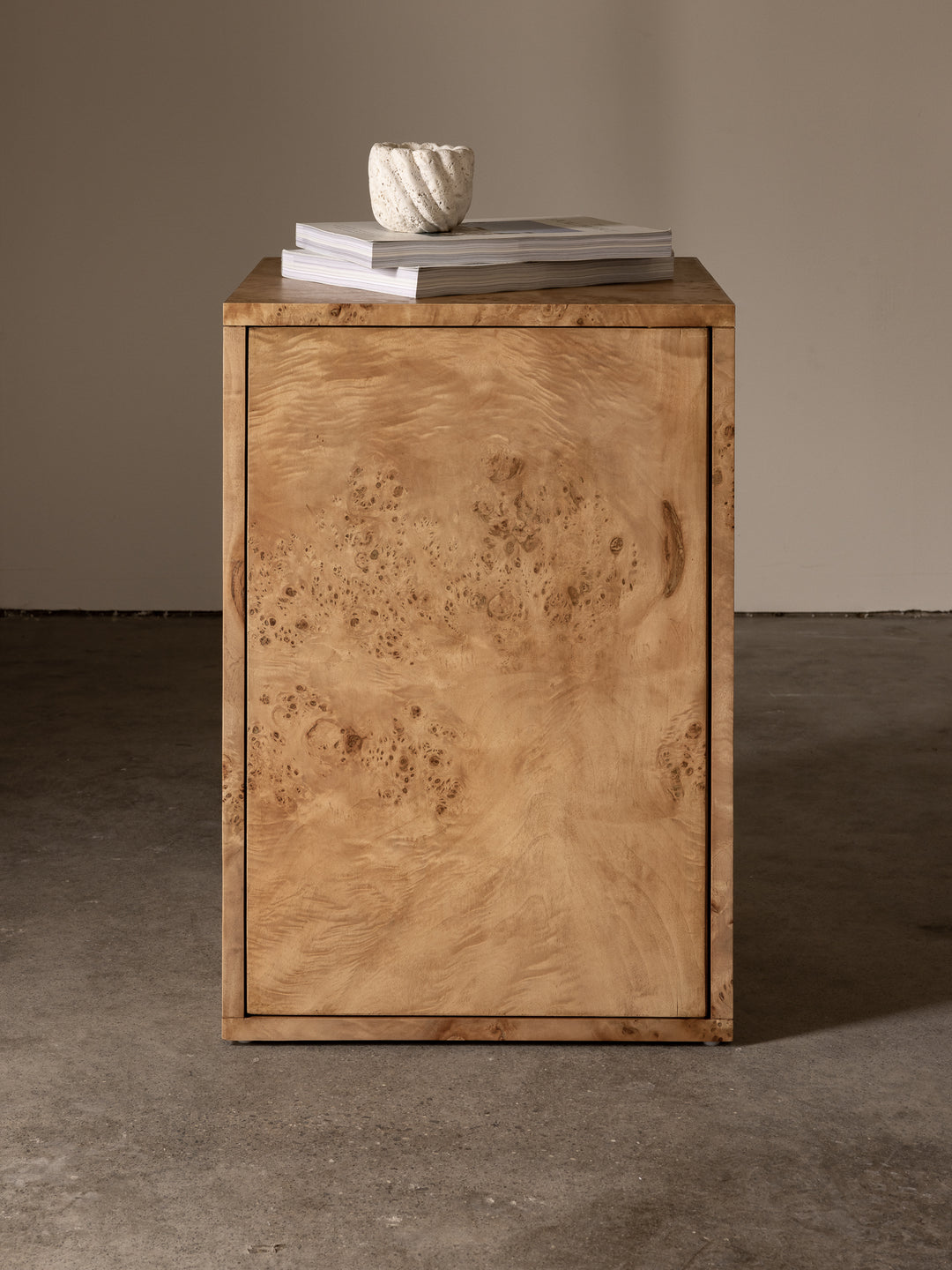 Natural Burl - gemusterter Stehschrank