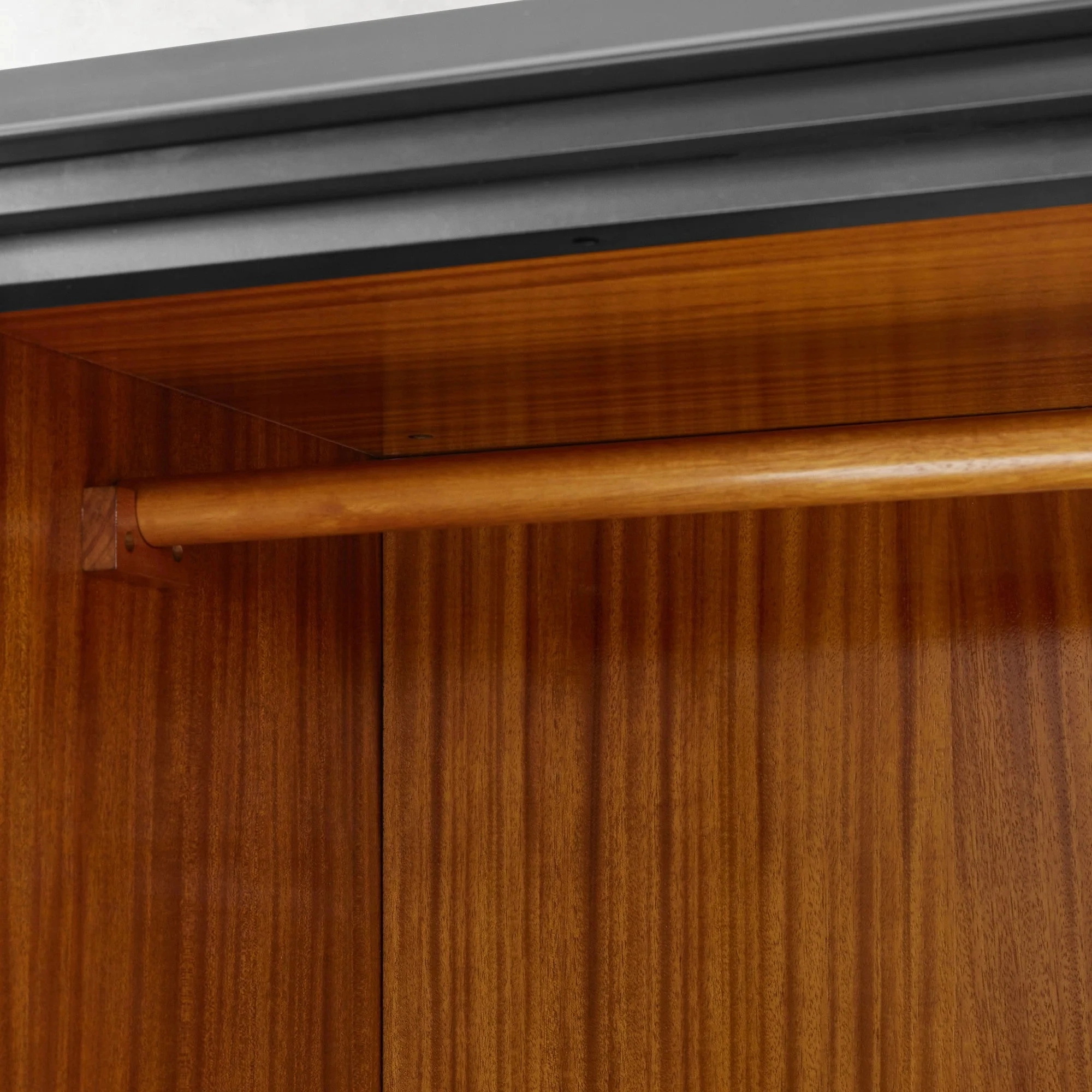 Doppel - T&uuml;rschwarzer Aufbewahrungsschrank mit Schublade