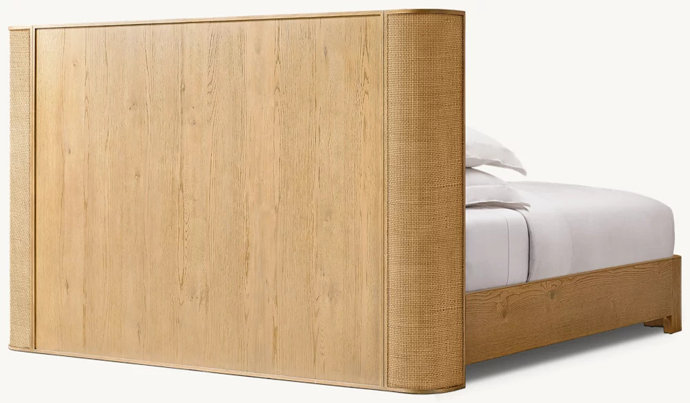 Die R&uuml;ckseite des massiven Holzbettes