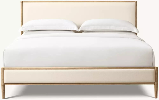 Stoffbezogenes Massivholzbett