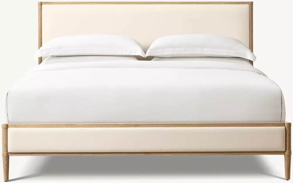 Stoffbezogenes Massivholzbett