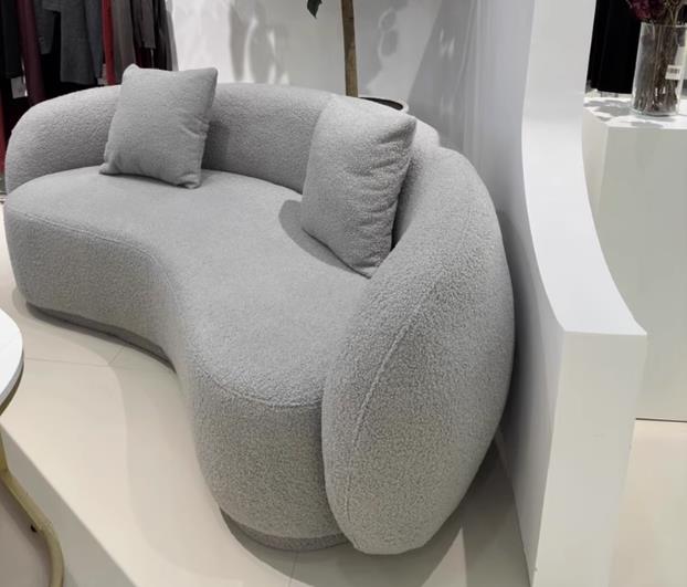 Nordisch einfaches und modernes Wohnzimmersofa