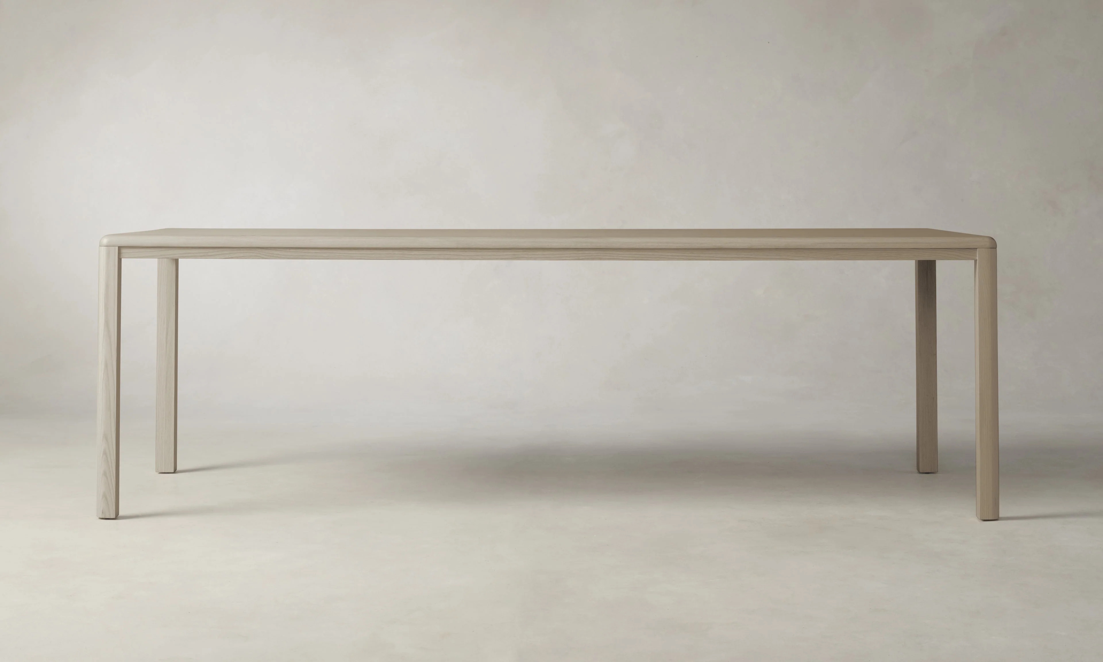 Gerade - ausgekleideter Eschen Esstisch