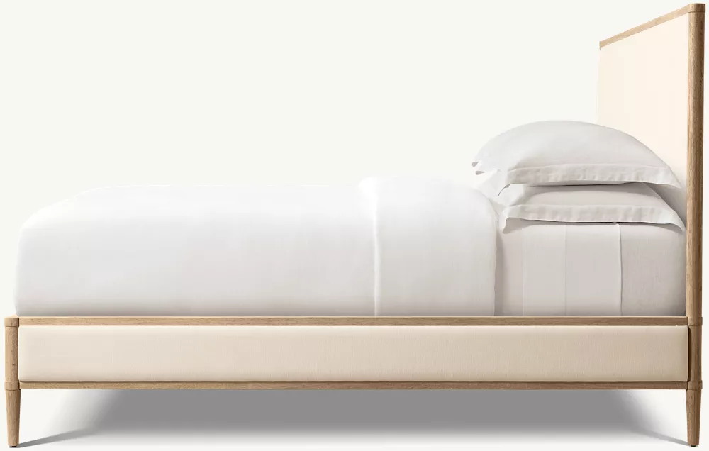 Stoffbezogenes Massivholzbett