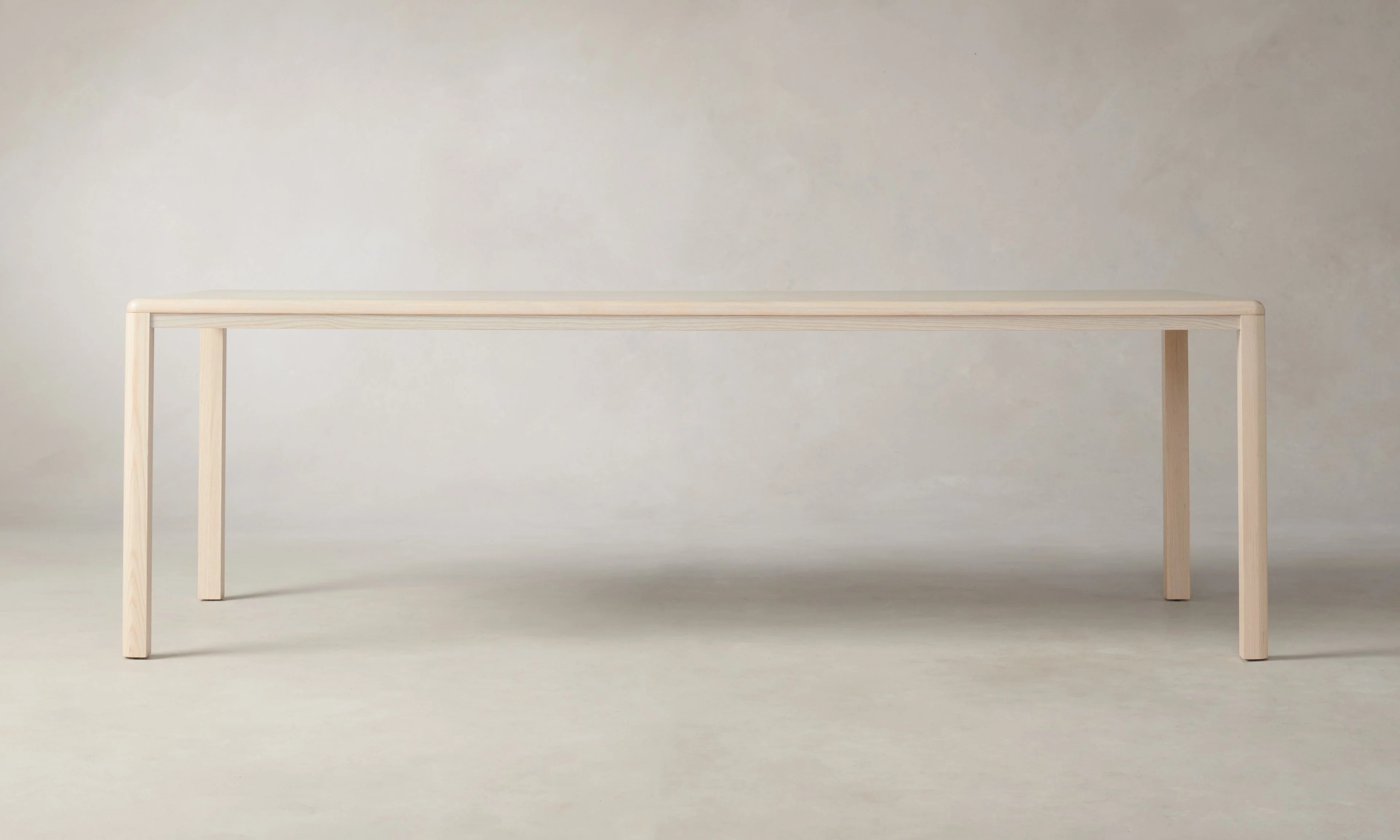 Gerade - ausgekleideter Eschen Esstisch