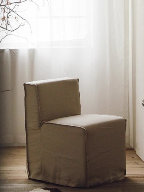  Raumkompatible Sofa mit geringer sättigender Sättigung