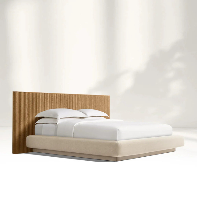 Erweiterter Holzbettrahmen mit Stoffbasis