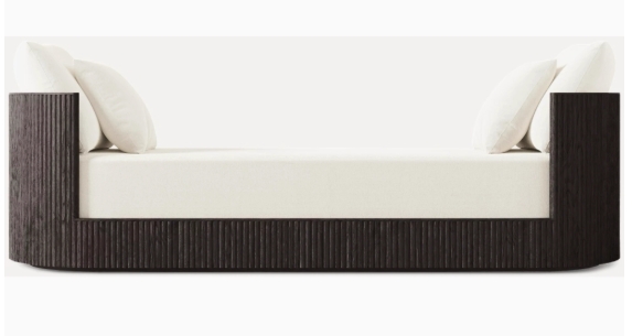 Französische Wohnzimmerschemel am Ende des Bettes