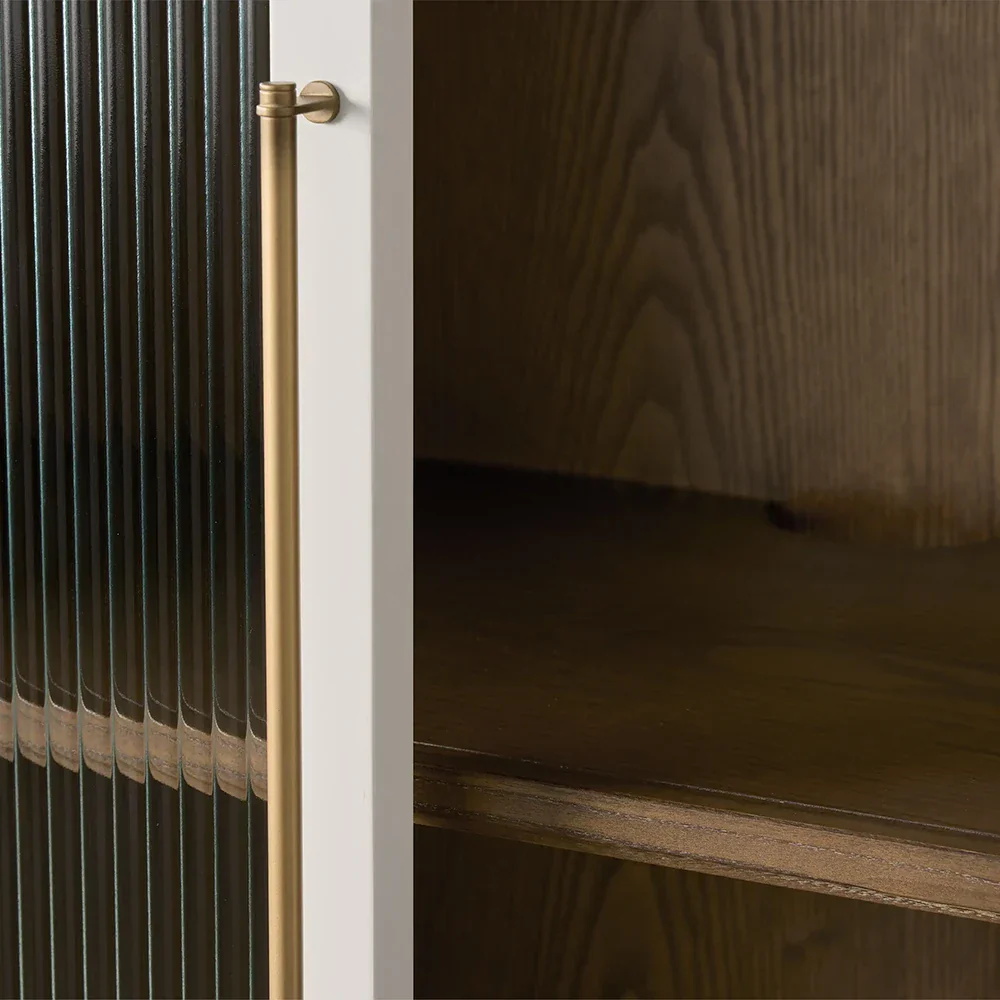 Moderne minimalistische Doppel - Glas - Türstaderschrank