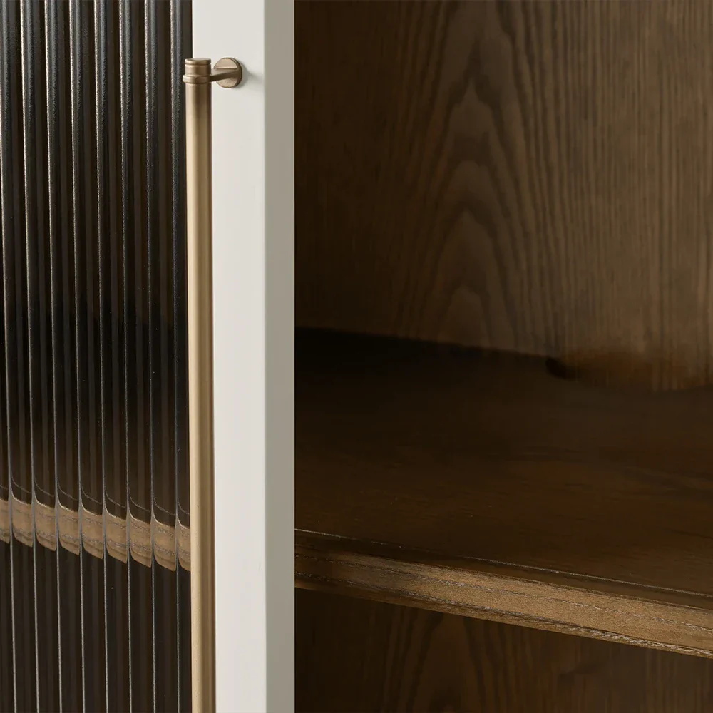  Hotel - Zimmerausstellung gro&szlig;er Schrank