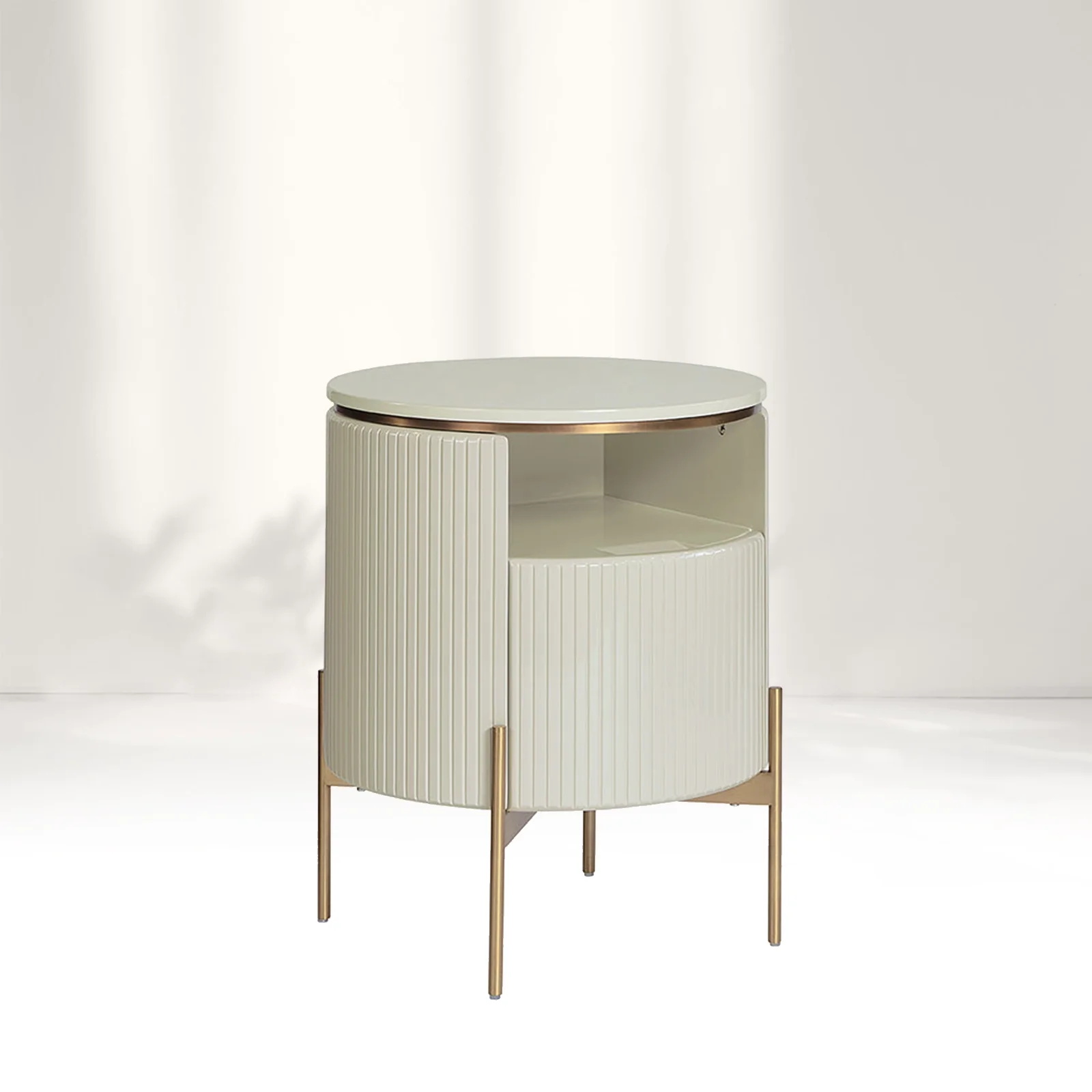  Vertikal - gestreifte runde Sideboard