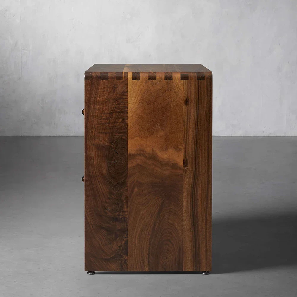 Vintage Massivholz Nachttisch im französischen Stil im französischen Stil