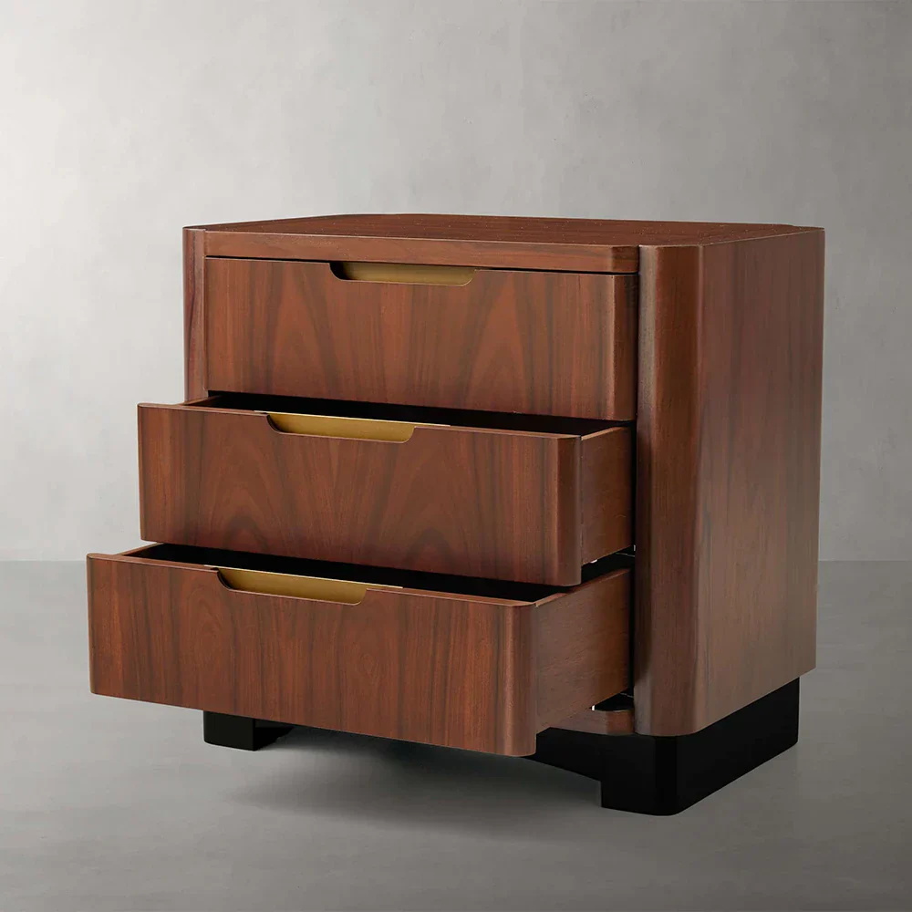 Eiche Walnussfarbene Drei-Drawer-Nachttisch