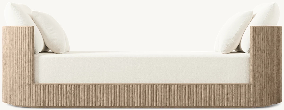 Französische Wohnzimmerschemel am Ende des Bettes