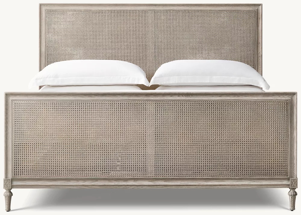 Rattan & Holzbett mit Fußbrett